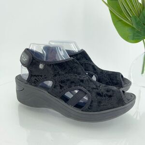 Bzees Women Drama Sandal 8.5 Wide Wedge Heel Slip On Black Textile Casual Comfy